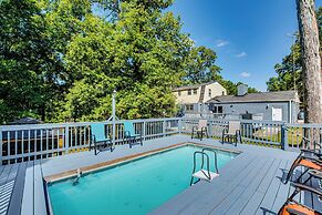 Spacious Home w/ Hot Tub, 14 Mi to Downtown Atl!