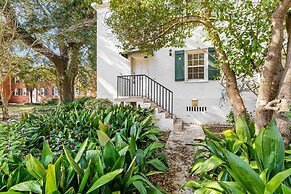 Pet-friendly Mobile Condo ~ 4 Mi to Downtown!