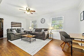 Pet-friendly Mobile Condo ~ 4 Mi to Downtown!