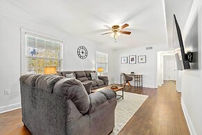 Pet-friendly Mobile Condo ~ 4 Mi to Downtown!