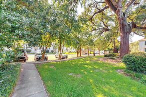 Pet-friendly Mobile Condo ~ 4 Mi to Downtown!