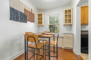 Pet-friendly Mobile Condo ~ 4 Mi to Downtown!