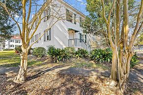 Pet-friendly Mobile Condo ~ 4 Mi to Downtown!