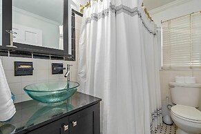 Pet-friendly Mobile Condo ~ 4 Mi to Downtown!