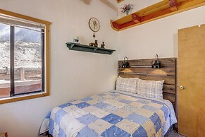Mtn-view Cabin in Big Bear Lake: 1 Mi to Skiing!