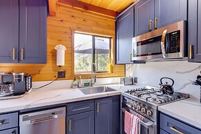 Mtn-view Cabin in Big Bear Lake: 1 Mi to Skiing!