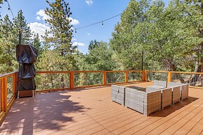 Mtn-view Cabin in Big Bear Lake: 1 Mi to Skiing!