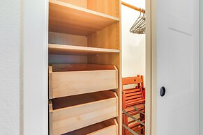 Riverfront Sandy Retreat, Fish & Kayak On-site