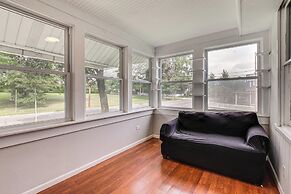 Madison Home: Walk to Main Street!
