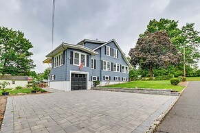 Madison Home: Walk to Main Street!