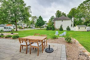 Madison Home: Walk to Main Street!