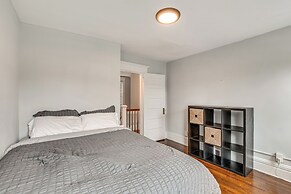 Madison Home: Walk to Main Street!