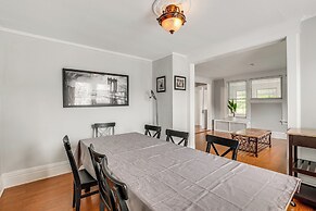Madison Home: Walk to Main Street!