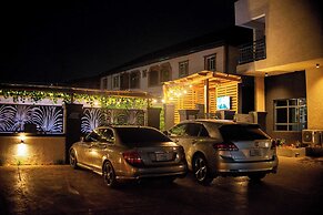 Tevom Hotel and Suites