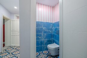 Central Flat 5 min to Kad k y Coastline