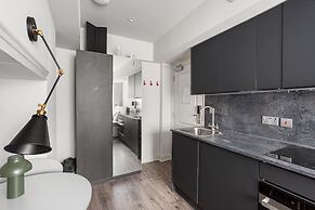 Modern Studio at Inverness Terrace