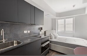 Modern Studio at Inverness Terrace