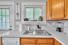 Charming 2br Hot Tub Getaway 2 Bedroom Home