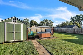 Charming 2br Hot Tub Getaway 2 Bedroom Home