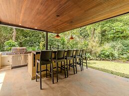 w Incredible 5BR House w Jacuzzi in El Poblado