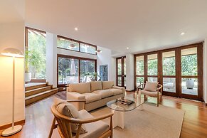 w Incredible 5BR House w Jacuzzi in El Poblado