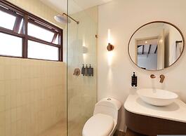 w Incredible 5BR House w Jacuzzi in El Poblado