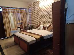 Goroomgo Woodstock Homestay