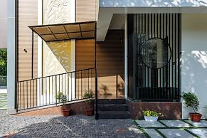 THE LOTAZ HOTEL