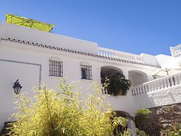 Apartamentos Turisticos La Mundial