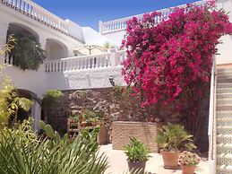 Apartamentos Turisticos La Mundial