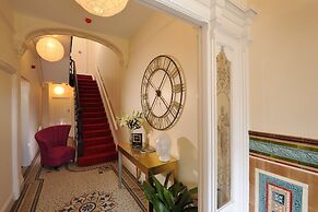 Howarth House Apartments