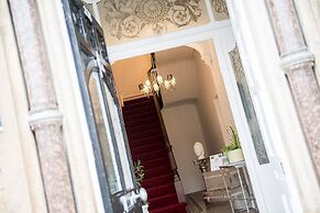 Howarth House Apartments