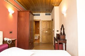 Kyveli Suites