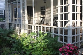 Captain David Kelley House Bed & Breakfast