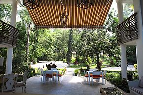 Maxime Boutique Hotel