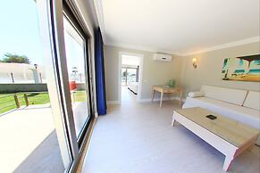 Palm Bay Beach Hotel