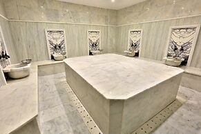 Palm Bay Beach Hotel