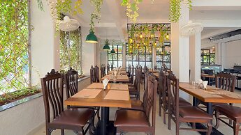 MAGNUS AERITH STUDIOS, EXECUTIVE RESIDENCES