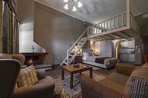 Ef Zin Studios & Suites