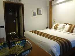 Hotel Midtown Pritam