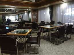 Hotel Midtown Pritam