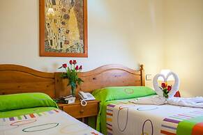 Apartamentos Oasis San Antonio