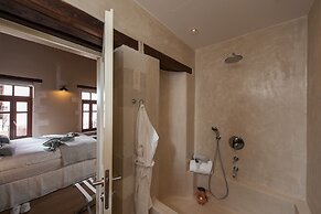 Serenissima Boutique Hotel