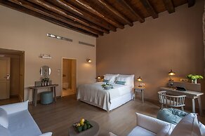 Serenissima Boutique Hotel