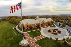 Holiday Inn Express & Suites New Cumberland by IHG