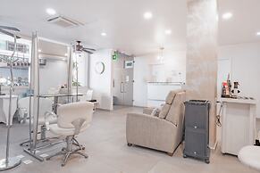 Pinnacle Resorts 220