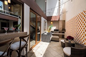 Pinnacle Resorts 220