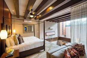 Pinnacle Resorts 220