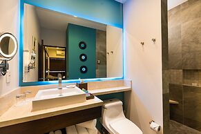 Pinnacle Resorts 220