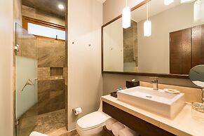 Pinnacle Resorts 220